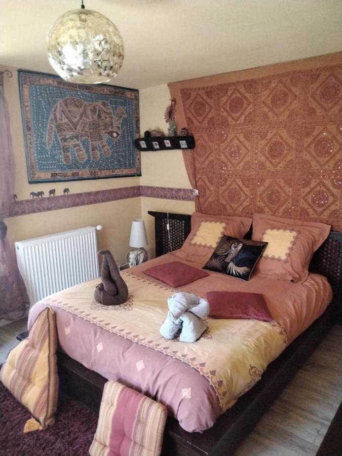 Bed and Breakfast O Tour Du Monde Cellettes  Esterno foto