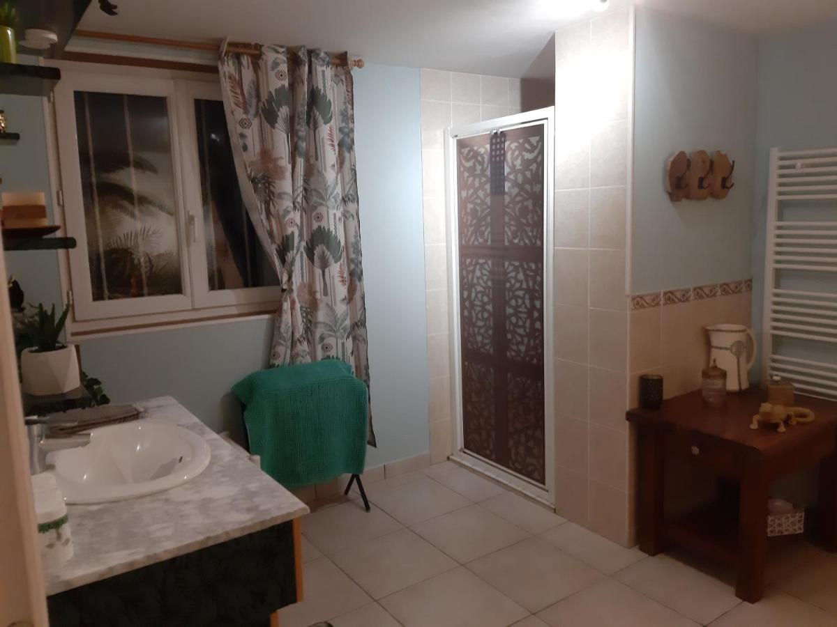 Bed and Breakfast O Tour Du Monde Cellettes  Esterno foto