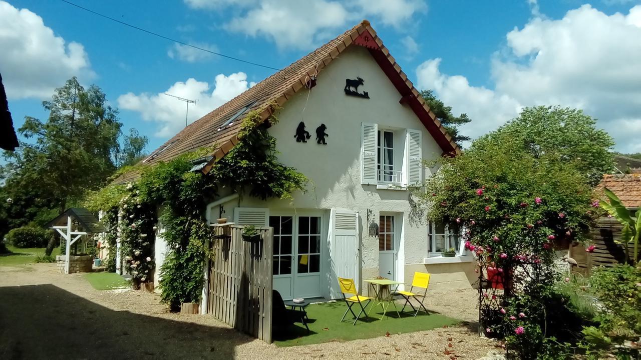 Bed and Breakfast O Tour Du Monde Cellettes  Esterno foto